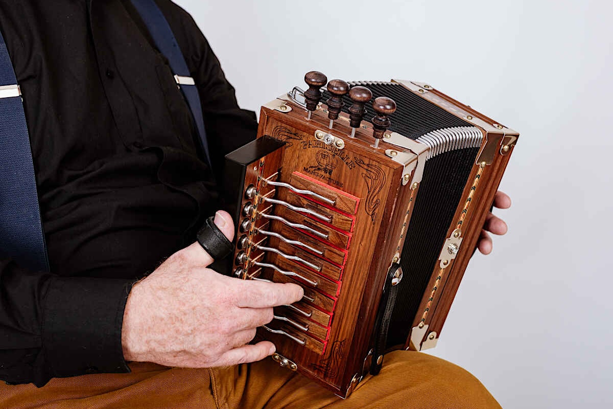 luke-accordion4